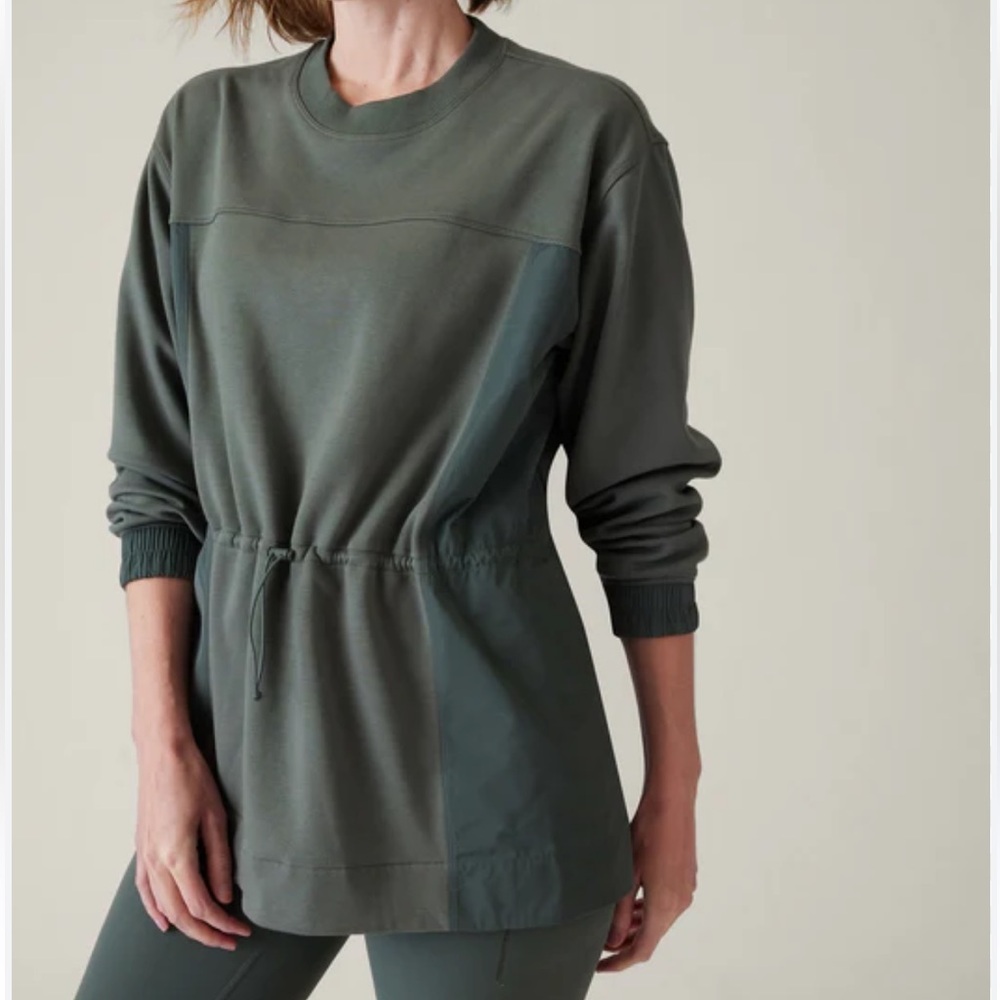 Athleta Triumph Hybrid Cinched Waist Sweatshirt in Green